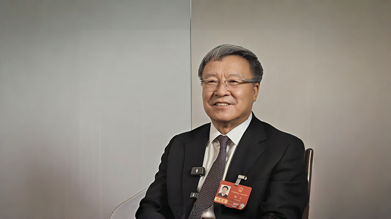 夯实算力底座 、推动科技向善、强化法治保障……高文代表在2026全国“两会”建言献策